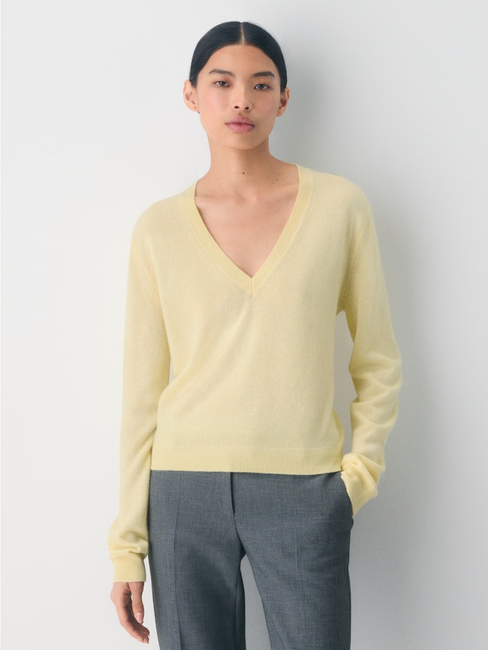 NWT - Aritzia Bare Cashmere V-Neck Cardigan - Small - Butter Yellow